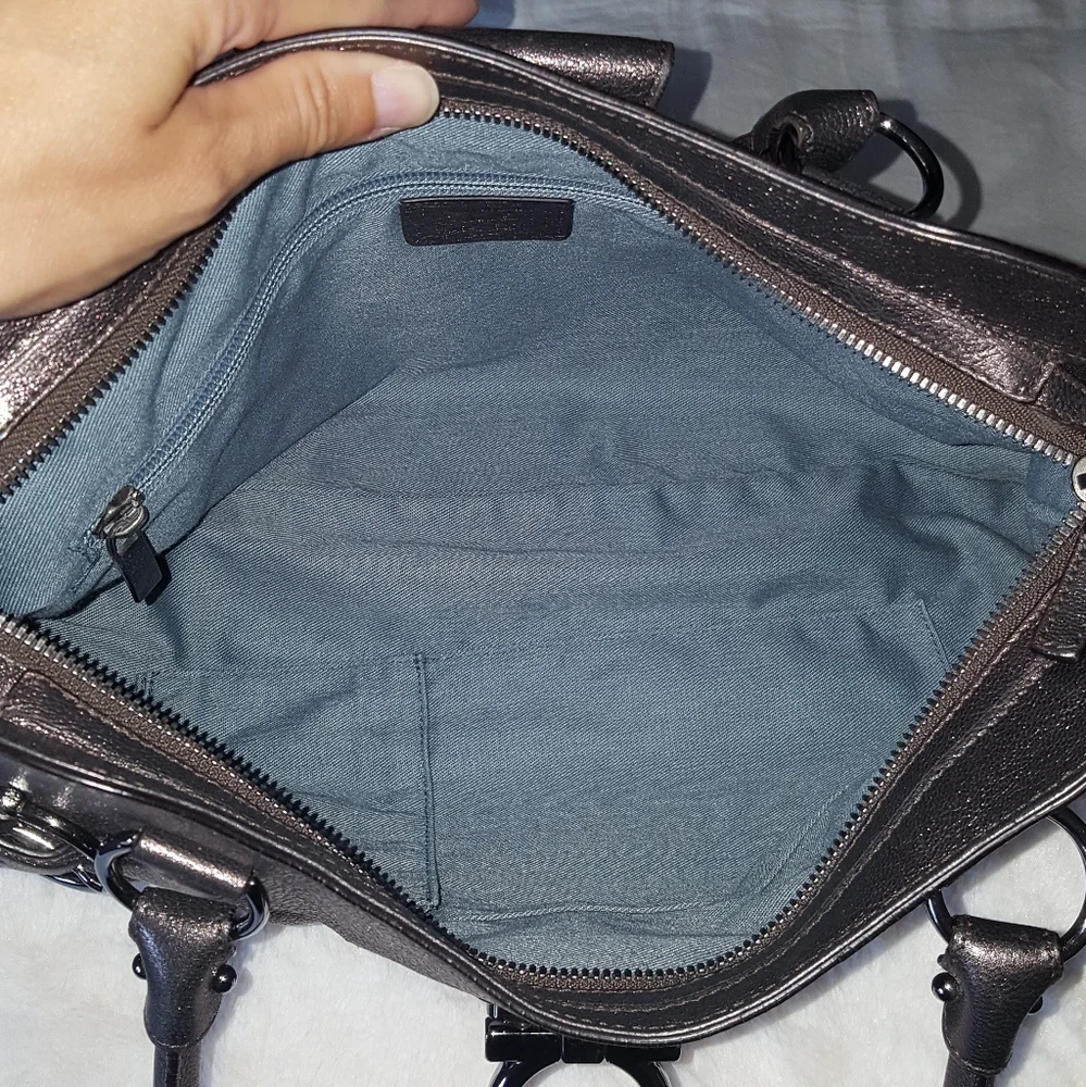 Salvatore Ferragamo metallic satchel handbag - Picture 7 of 8